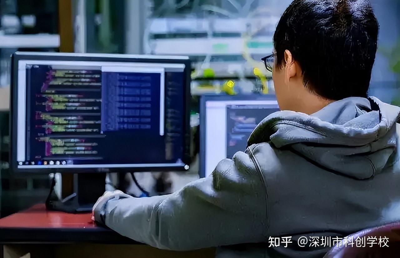 軟件開發(fā)培訓(xùn) 互聯(lián)網(wǎng)時(shí)代的黑馬職業(yè)，就業(yè)前景名副其實(shí)的高